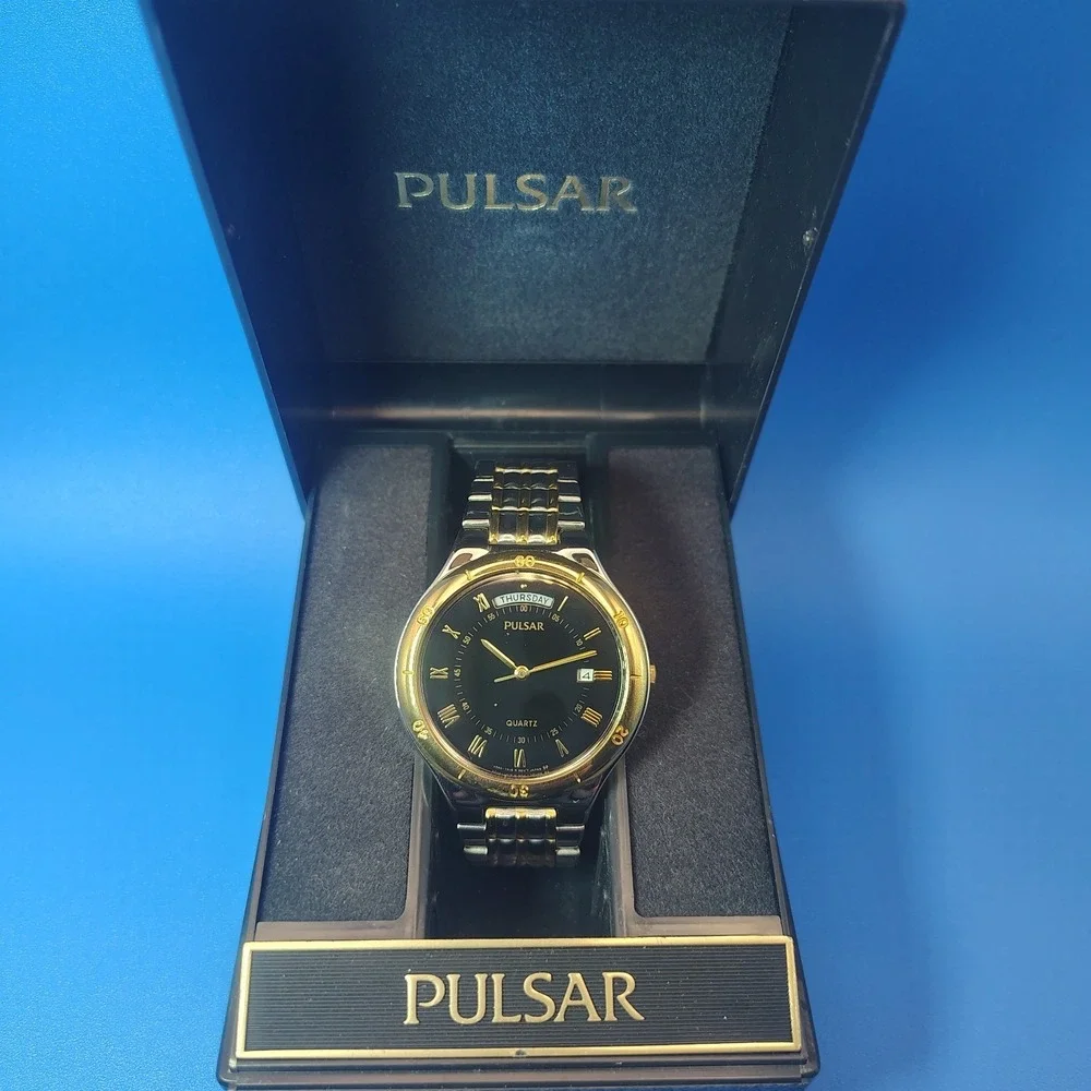 Vintage 1988 Pulsar by‎ Seiko Day Date 35mm Mens Quartz Dress Watch Full Box Set